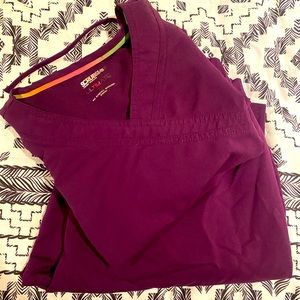 Maroon scrub set. Jogger bottoms.